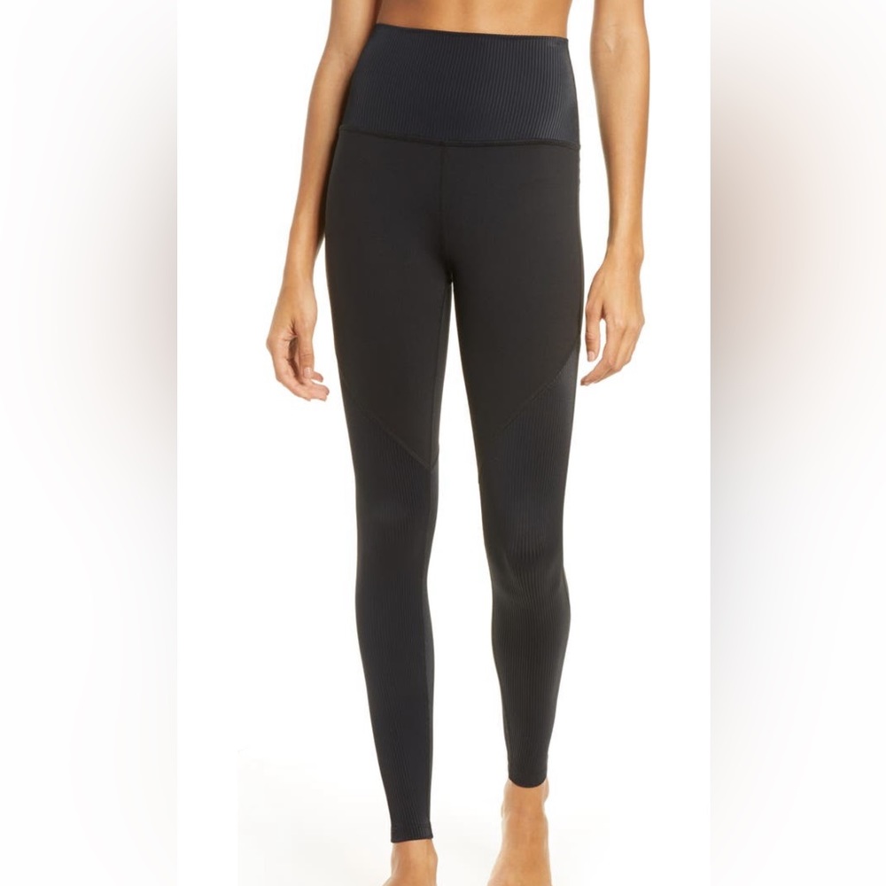 Beyond Yoga Line of the Times High Waist Leggings. Black. Size Small.